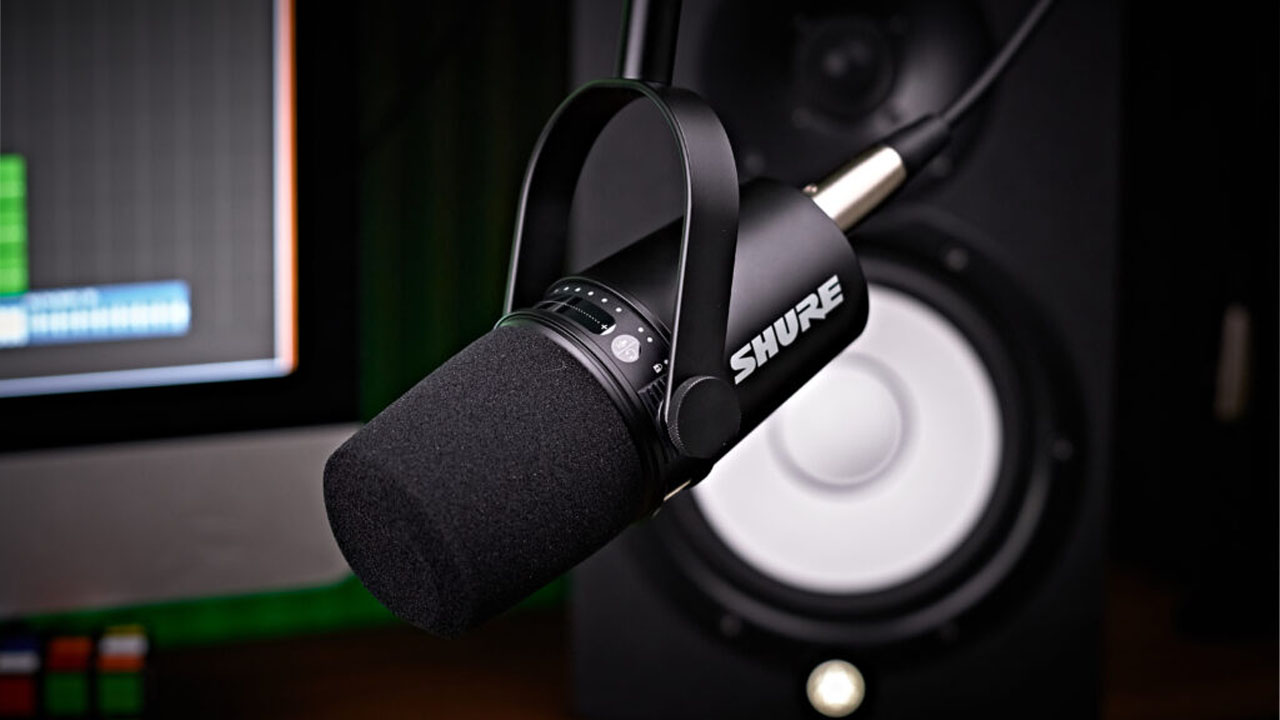 Nên mua micro Shure khi người dùng cần sử dụng để hát, đọc podcast, đọc bài diễn thuyết,...