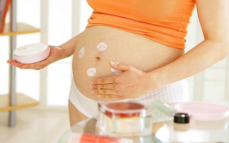 Mẹ bầu có nên dùng kem dưỡng không?