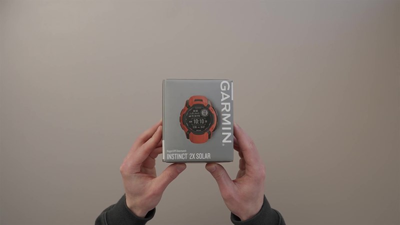 Hộp đựng của Garmin Instinct 2X Solar. Hộp đựng của Garmin Instinct 2X Solar.
