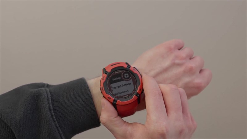 Màn hình của Garmin Instinct 2X Solar có kích thước 0.79 inch với độ phân giải 156 x 156 pixel. Màn hình của Garmin Instinct 2X Solar có kích thước 0.79 inch với độ phân giải 156 x 156 pixel.