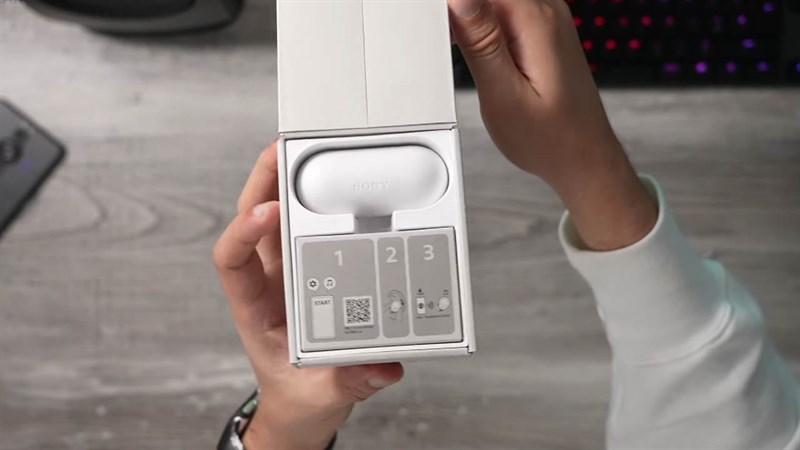 Trên tay Sony WF-C700N: Ngoài hình nhỏ nhắn, chất âm hay cùng pin lớn có thể nghe nhạc đến 10 tiếng Trên tay Sony WF-C700N: Ngoài hình nhỏ nhắn, chất âm hay cùng pin lớn có thể nghe nhạc đến 10 tiếng