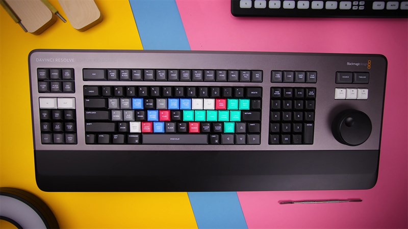 BlackMagic Design DaVinci Resolve Editor Keyboard có kích thước lớn