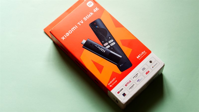 Hộp đựng của Xiaomi TV Stick 4K được thiết kế khá đơn giản