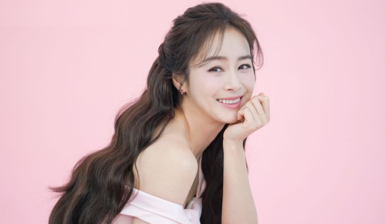 Tiết lộ bộ bí kíp dưỡng da của mỹ nhân không tuổi Kim Tae Hee