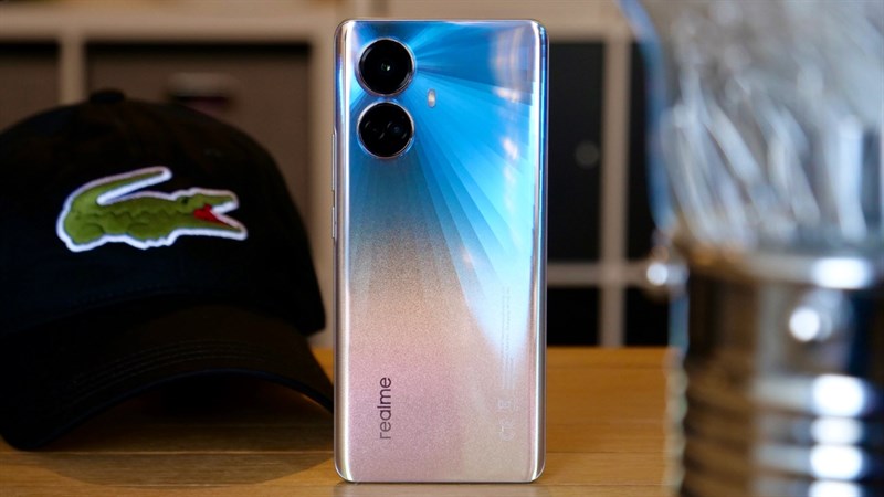 Không còn bóng bẩy như realme 10 Series, realme 11 Series hứa hẹn mang đến vẻ sang trọng và lịch thiệp Không còn bóng bẩy như realme 10 Series, realme 11 Series hứa hẹn mang đến vẻ sang trọng và lịch thiệp