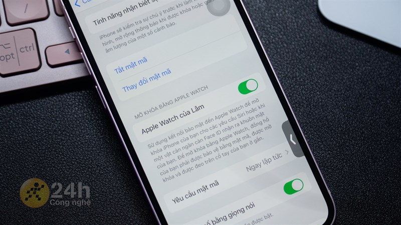 Mình rất thích tính năng Mở khóa iPhone bằng Apple Watch.