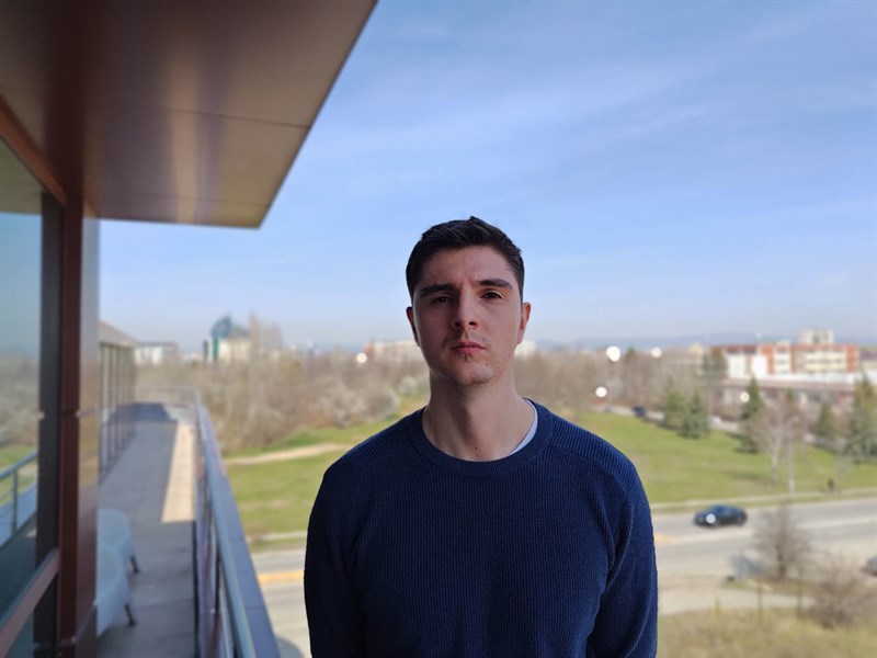 Đánh giá ASUS ROG Phone 7: Thiết kế đẹp mắt, pin lớn 6.000 mAh cùng hiệu năng mạnh mẽ Đánh giá ASUS ROG Phone 7: Thiết kế đẹp mắt, pin lớn 6.000 mAh cùng hiệu năng mạnh mẽ