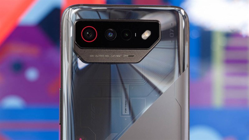 Đánh giá ASUS ROG Phone 7: Thiết kế đẹp mắt, pin lớn 6.000 mAh cùng hiệu năng mạnh mẽ Đánh giá ASUS ROG Phone 7: Thiết kế đẹp mắt, pin lớn 6.000 mAh cùng hiệu năng mạnh mẽ