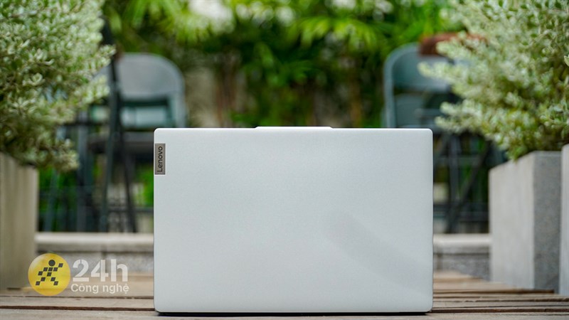 Lenovo Ideapad Slim 5 Light là chiếc laptop rất phù hợp cho anh em văn phòng và các bạn học sinh/sinh viên Lenovo Ideapad Slim 5 Light là chiếc laptop rất phù hợp cho anh em văn phòng và các bạn học sinh/sinh viên
