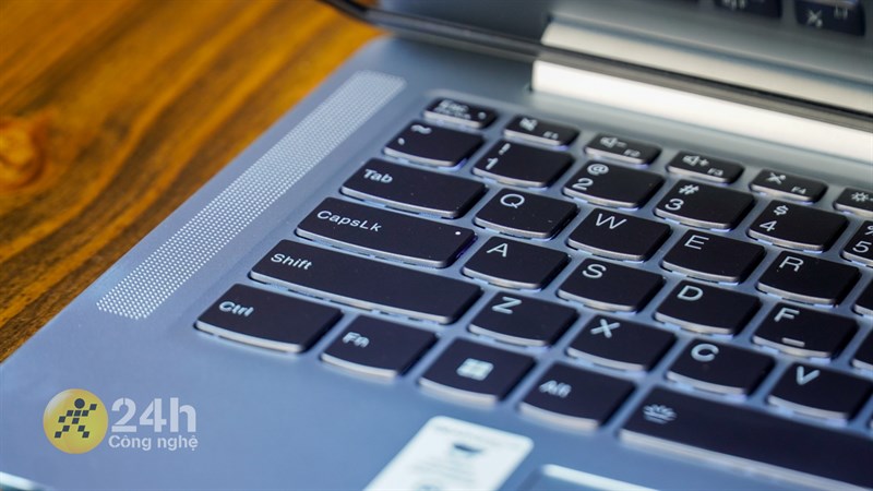Bàn phím của Lenovo IdeaPad Slim 5 Light còn có đèn nền hỗ trợ tốt cho những ai hay làm việc về đêm Bàn phím của Lenovo IdeaPad Slim 5 Light còn có đèn nền hỗ trợ tốt cho những ai hay làm việc về đêm