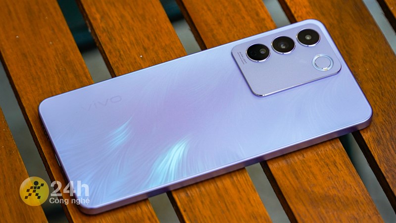 Vivo V27e sở hữu ngoại hình cực kì bắt mắt.