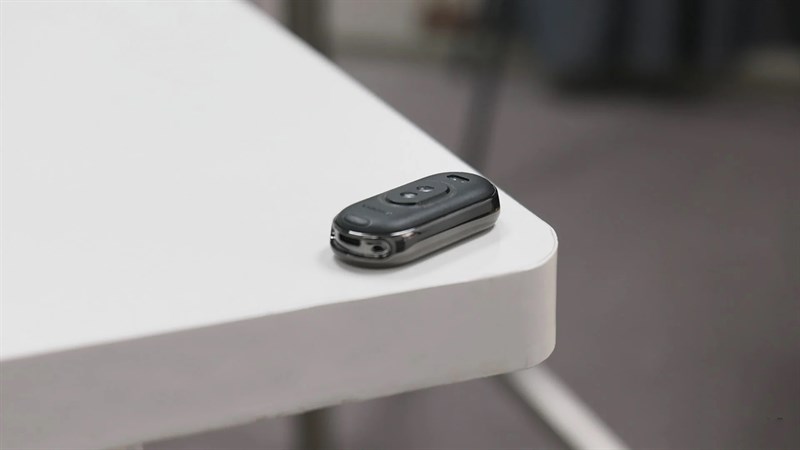 Xiaomi Band 8 có bộ khung được hoàn thiện từ kim loại Xiaomi Band 8 có bộ khung được hoàn thiện từ kim loại