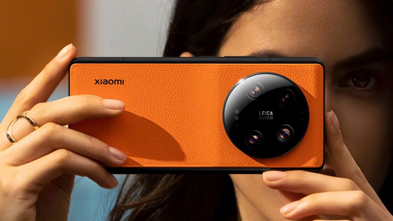 Xiaomi 13 Ultra Cabernet Orange nhìn sang xịn như màu của Hermès