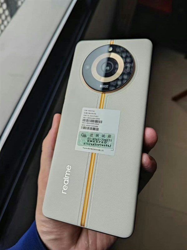 Hình ảnh thực tế của realme 11 Pro Plus