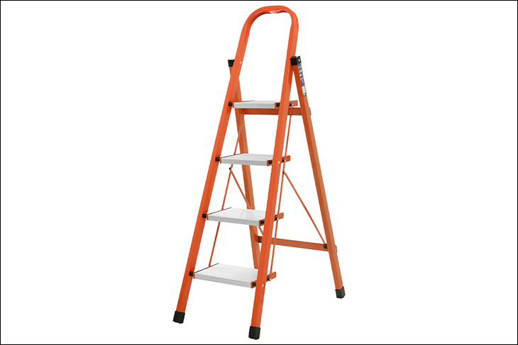 Thang nhôm ghế 4 bậc Nikawa NKS-04 có chất liệu khung bằng thép sơn tĩnh điện chắc chắn và bậc thang với chất liệu hợp kim nhôm.
