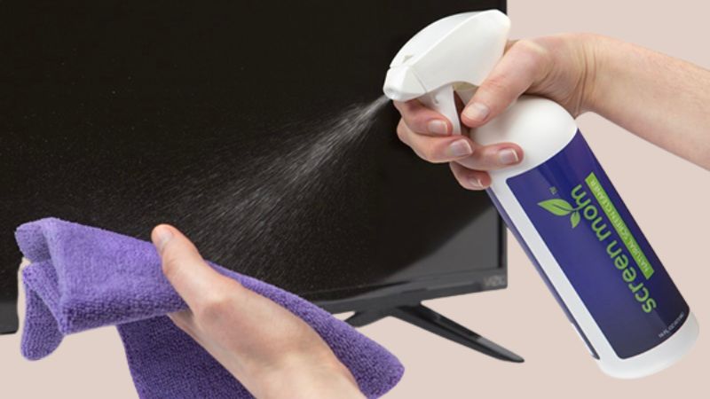 Specialized cleaning solution for screens
