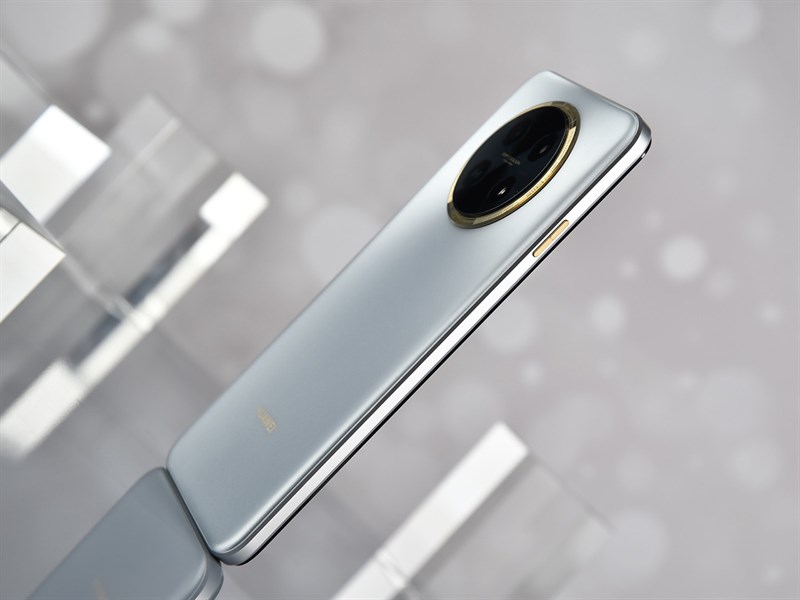 Cạnh trái Huawei Enjoy 60X chứa nút phím nóng để bạn mở những ứng dụng cần thiết nhanh hơn Cạnh trái Huawei Enjoy 60X chứa nút phím nóng để bạn mở những ứng dụng cần thiết nhanh hơn