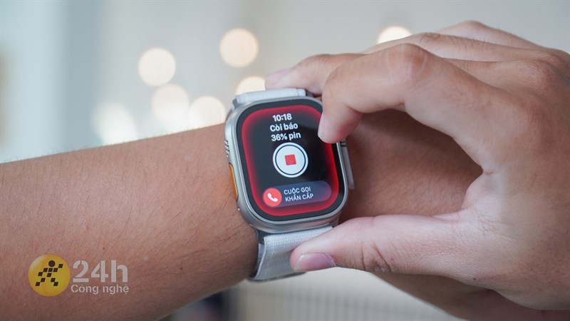 Phát hiện té ngã là tính năng quan trọng khi bạn chọn đồng hồ tặng mẹ