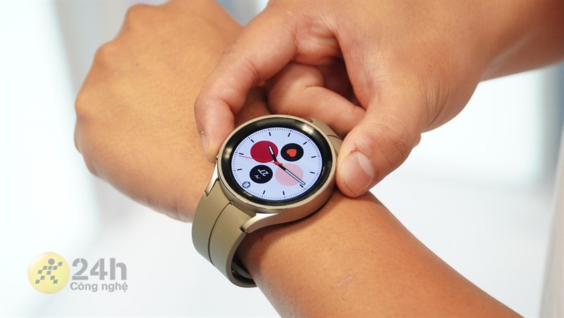 Smartwatch còn được biết đến là món phụ kiện thời trang và sành điệu