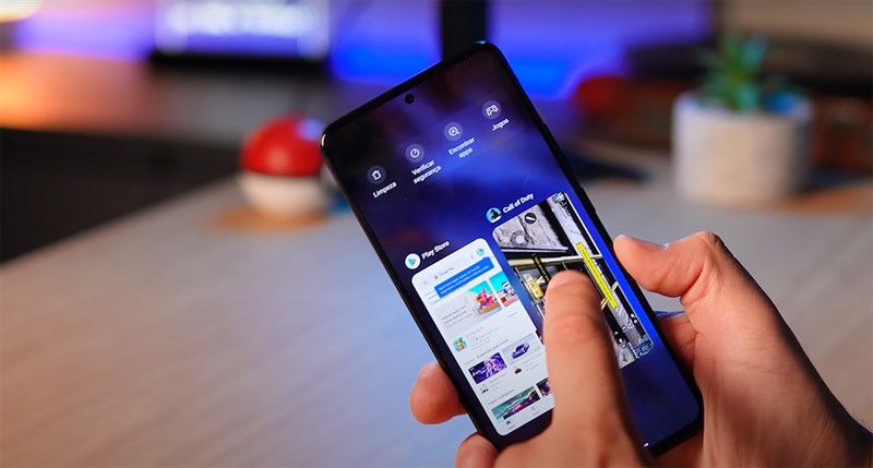 Thiết bị còn có thể mang lại khả năng đa nhiệm mượt mà với RAM 12 GB