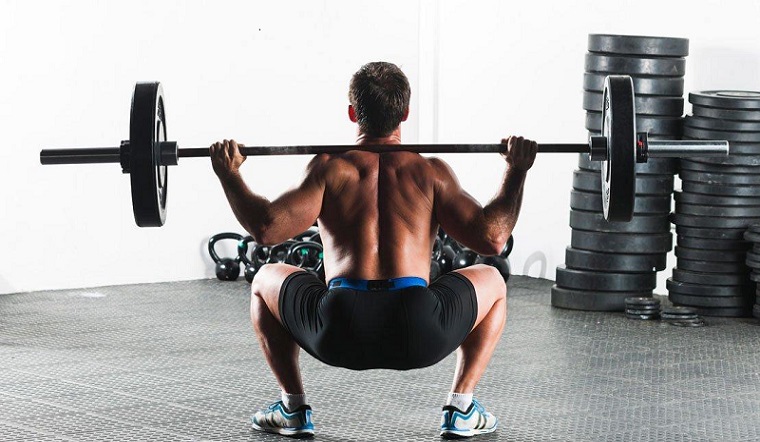 Squat là gì? Lợi ích sức khỏe khi tập squat đúng cách