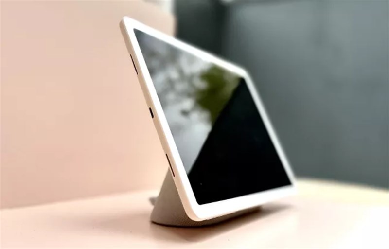 Google Pixel Tablet có độ dày 8.1 mm và khối lượng 493 g.