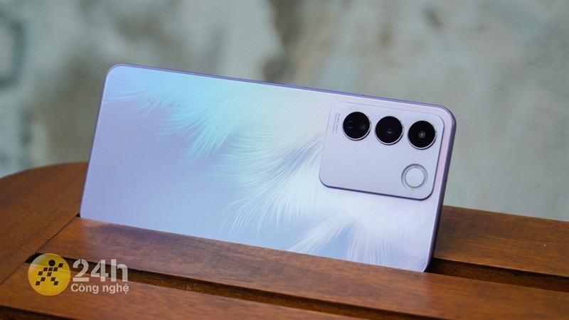 Chọn điện thoại tầm trung chụp ảnh đẹp, chọn Vivo V27e