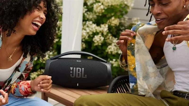 JBL Boombox 3 Wi-Fi và JBL Charge 5 Wi-Fi ra mắt