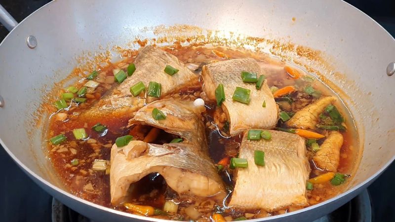 How to make braised flea fish equally delicious