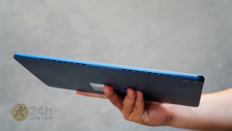 Cạnh phải của Huawei Matebook E 2022. Cạnh phải của Huawei Matebook E 2022.