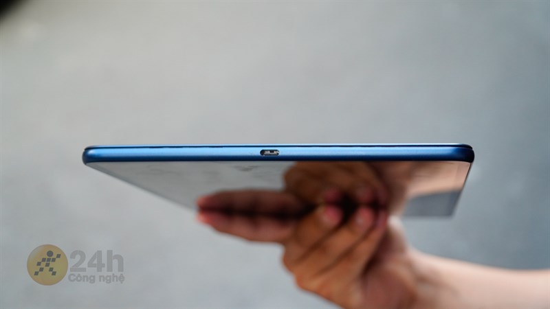 Cạnh dưới của Huawei Matebook E 2022. Cạnh dưới của Huawei Matebook E 2022.
