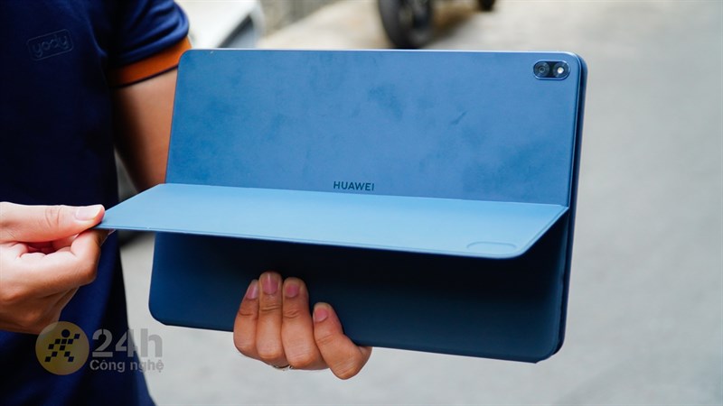 Huawei Matebook E 2022 là một laptop 2 trong 1. Huawei Matebook E 2022 là một laptop 2 trong 1.