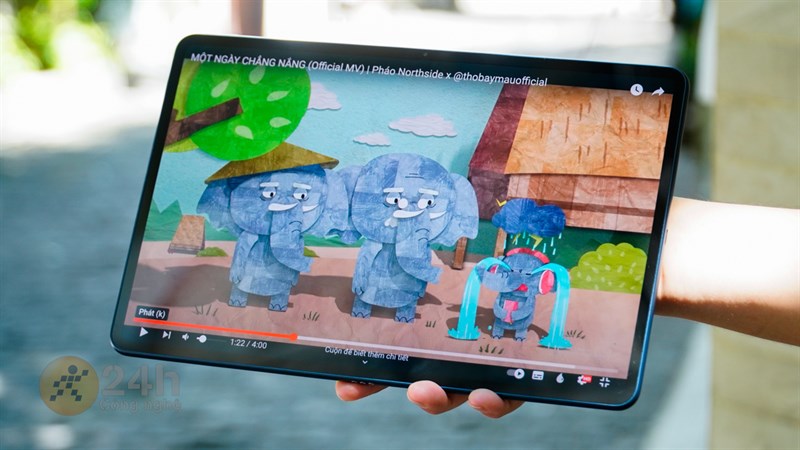 Điểm nổi bật không thể không nhắc đến trên Huawei Matebook E 2022 đó chính là màn hình. Điểm nổi bật không thể không nhắc đến trên Huawei Matebook E 2022 đó chính là màn hình.