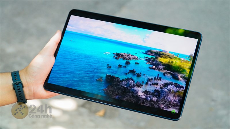 Màn hình của Huawei Matebook E 2022 còn sử dụng gam màu điện ảnh DCI-P3 cho màu sắc rực rỡ. Màn hình của Huawei Matebook E 2022 còn sử dụng gam màu điện ảnh DCI-P3 cho màu sắc rực rỡ.