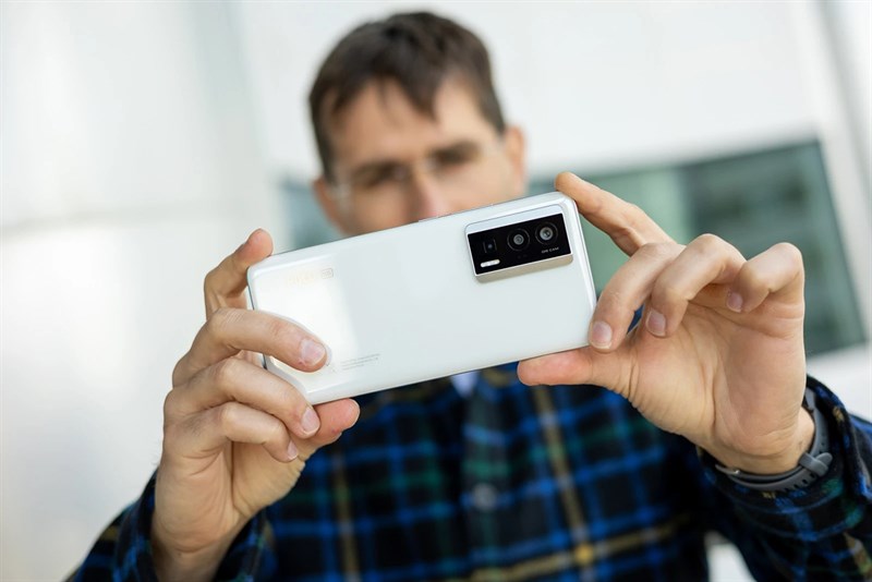 POCO F5 Pro có độ bền tốt và đạt chuẩn kháng nước/bụi IP53 POCO F5 Pro có độ bền tốt và đạt chuẩn kháng nước/bụi IP53