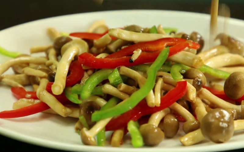 How to make delicious fried reishi mushrooms with bell peppers