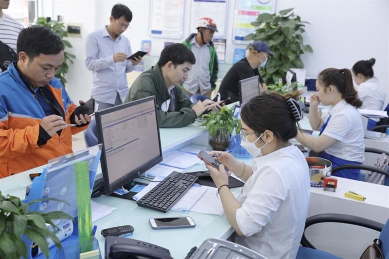 Người dẫn có thể đến các cửa hàng của nhà mạng đang dùng để chuẩn hóa thông tin