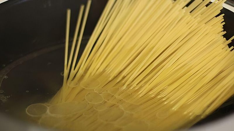 Soaking the noodles before cooking