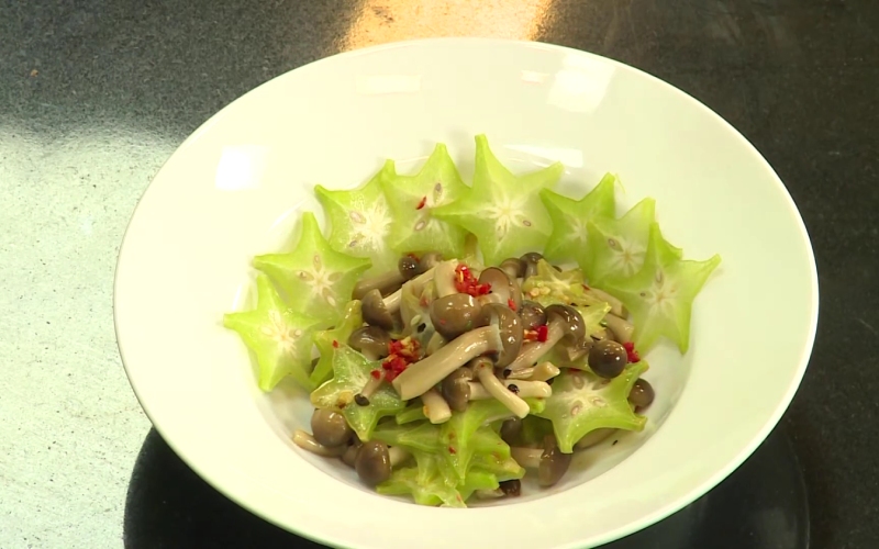 How to make simple, easy to make fried reishi mushroom with star fruit at home