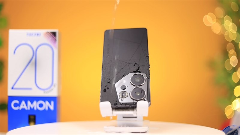 Cụm camera của Tecno Camon 20 Premier 5G cũng được thiết kế thú vị không kém