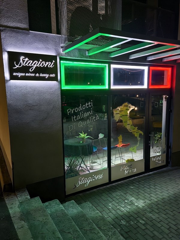 Ảnh chụp đêm từ Huawei Mate X3