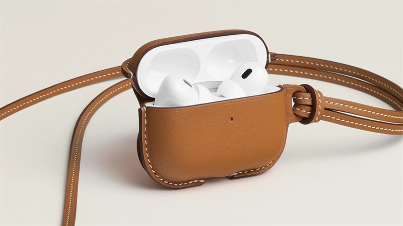 Mặc dù được thiết kế cho AirPods Pro 2, ốp cũng vừa vặn với hộp sạc của AirPods ProMặc dù được thiết kế cho AirPods Pro 2, ốp cũng vừa vặn với hộp sạc của AirPods Pro