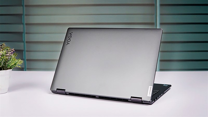 Lenovo Yoga giảm 30%, chỉ từ 18.89 triệu có ngay mẫu thiết kế đẹp, cấu hình tốt