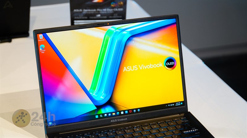 Màn hình của ASUS Vivobook 14X OLED (2023) còn nổi bật với hàng loạt chứng nhận uy tín. Màn hình của ASUS Vivobook 14X OLED (2023) còn nổi bật với hàng loạt chứng nhận uy tín.