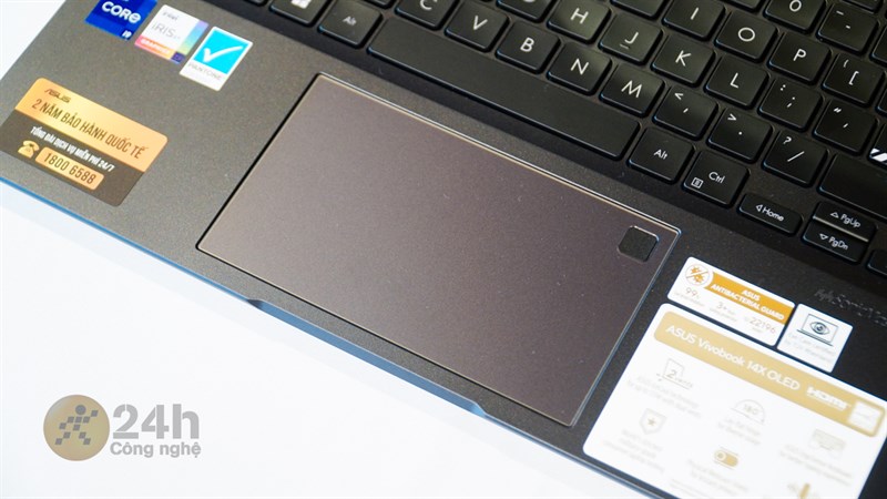 Bàn rê chuột của ASUS Vivobook 14X OLED (2023) cũng có kích thước lớn. Bàn rê chuột của ASUS Vivobook 14X OLED (2023) cũng có kích thước lớn.
