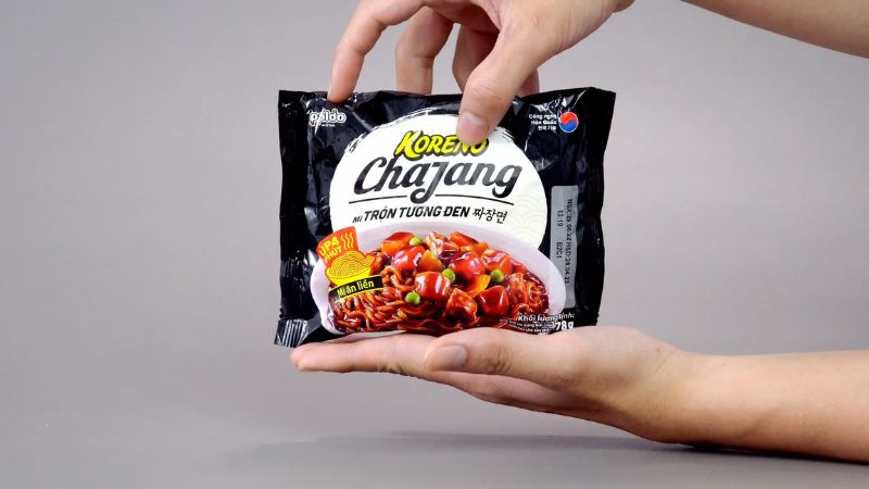 Mì trộn tương đen Koreno