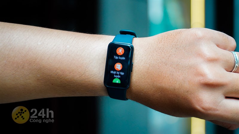 Trên tay Huawei Band 8