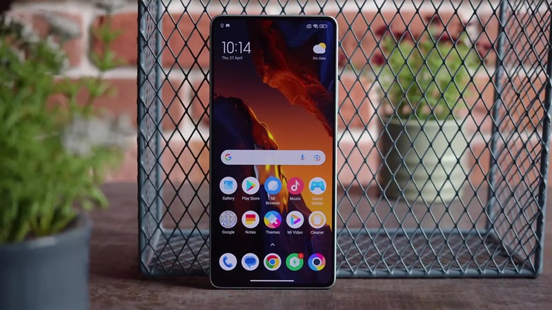 Mặt trước của POCO F5.