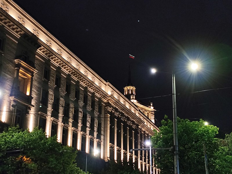 Chế độ zoom 2x không bật chế độ ban đêm.