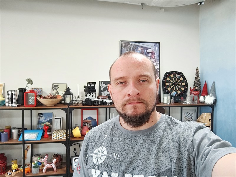 Chất lượng ảnh selfie không gây ấn tượng đặc biệt.